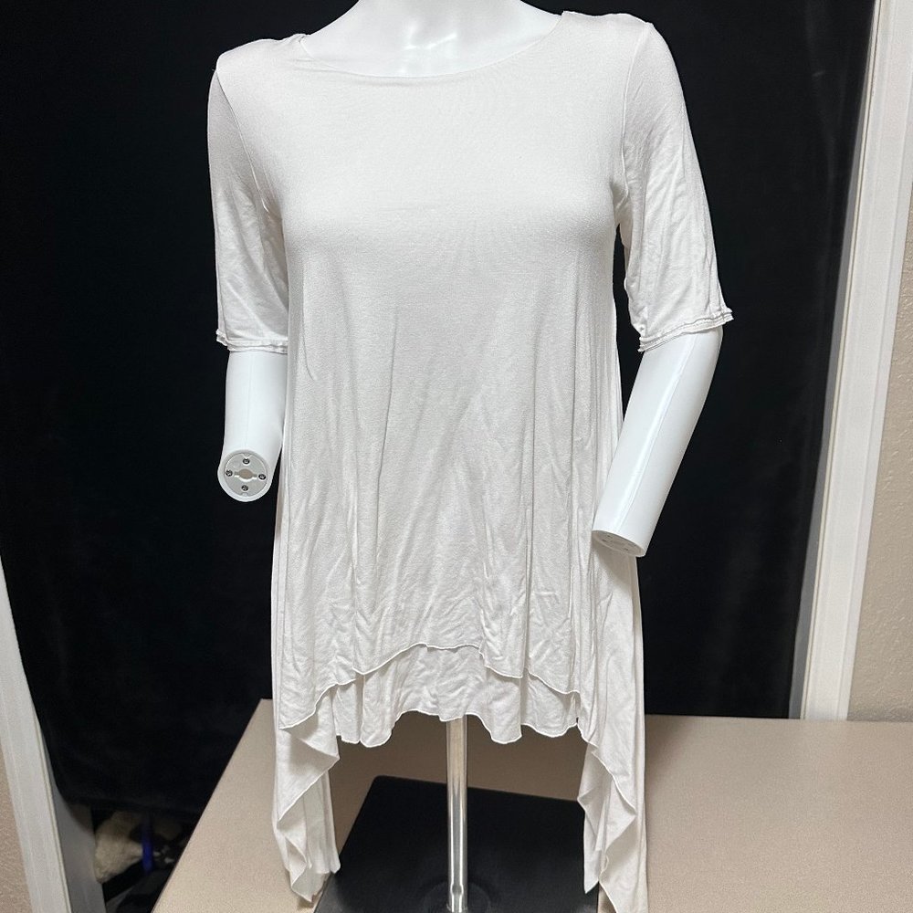 Ruby Jane Solid Tunic with Asymmetrical Hem Size 1